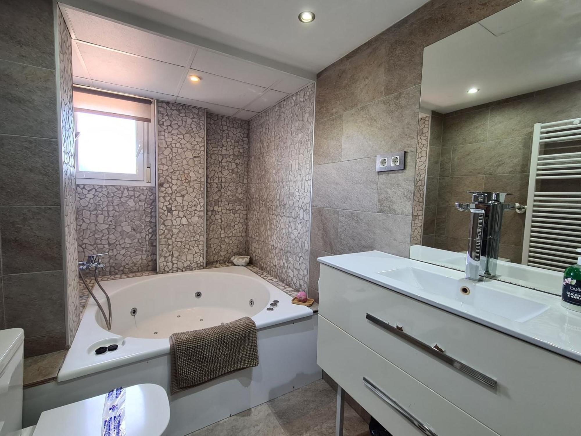 サラゴサDos Torres Ribera Play & Relax Con Jacuzzi Y Cineアパートメント エクステリア 写真