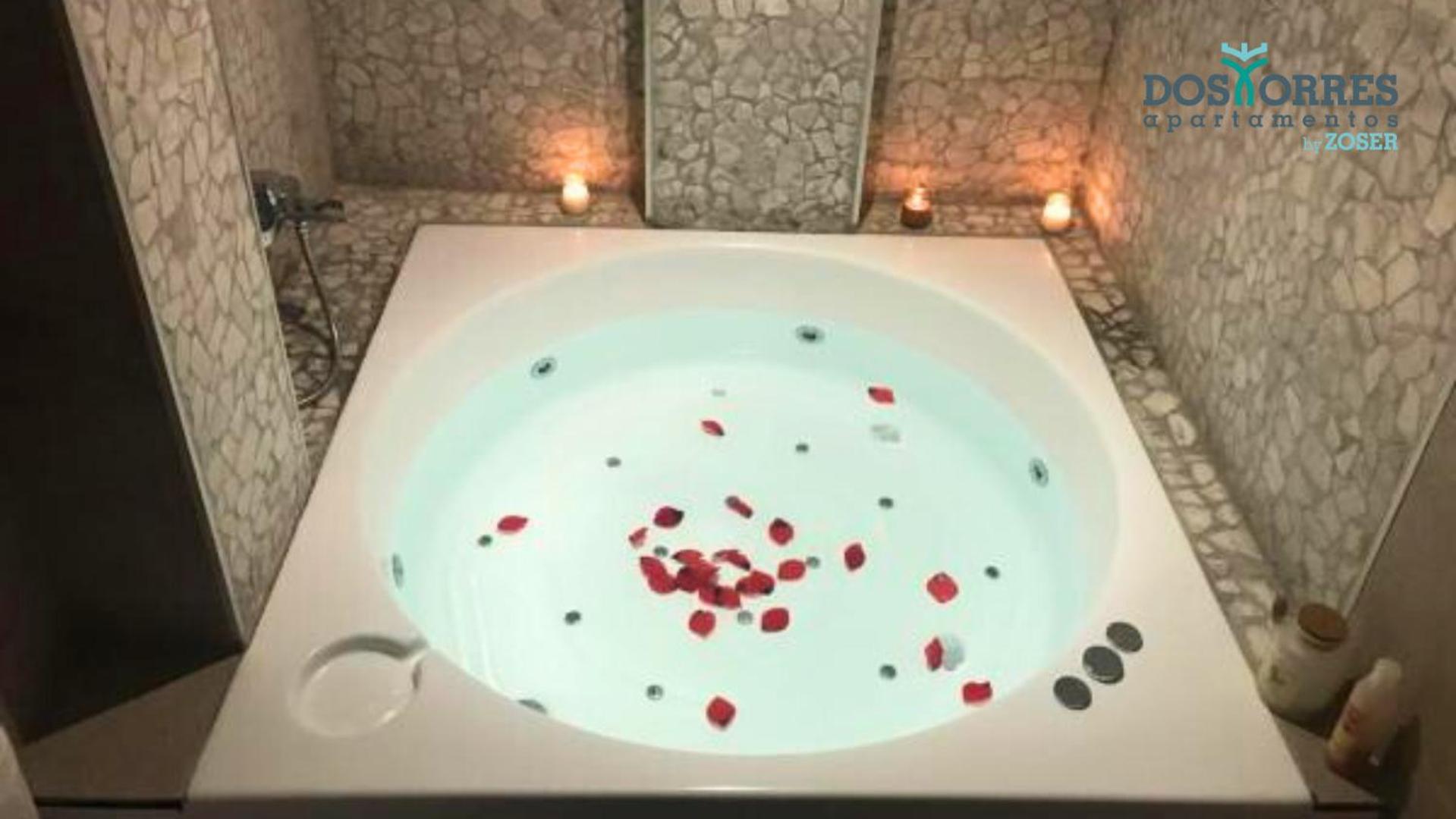 サラゴサDos Torres Ribera Play & Relax Con Jacuzzi Y Cineアパートメント エクステリア 写真